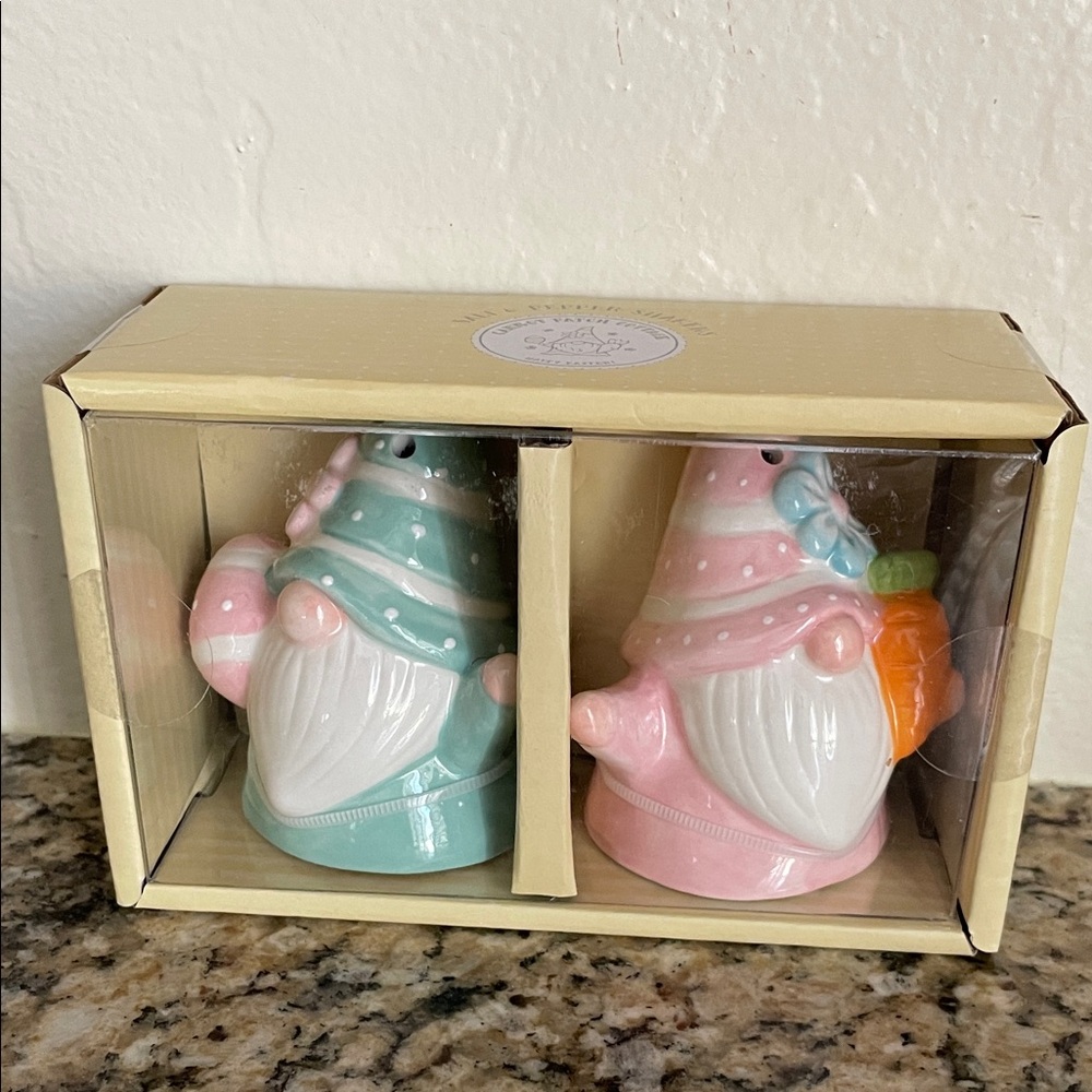 Easter Gnomes Salt & Pepper Set